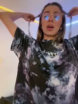 Snapshot of AmmyCollinsW chatting on 10-10-25, 08:52 AmmyCollinsW online show from 10-10-25, 08:52