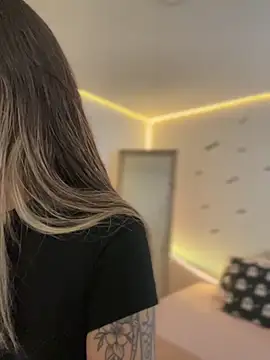 Snapshot of AmmyCollinsW chatting on 11-01-25, 08:00 AmmyCollinsW online show from 11-01-25, 08:00