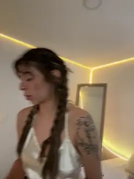 Snapshot of AmmyCollinsW chatting on 11-20-25, 09:25 AmmyCollinsW online show from 11-20-25, 09:25