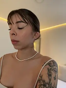 Snapshot of AmmyCollinsW chatting on 11-27-25, 08:55 AmmyCollinsW online show from 11-27-25, 08:55