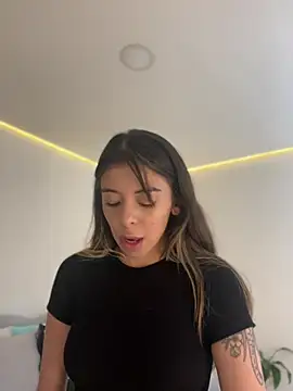 AmmyCollinsW online show from 03-04-26, 09:21