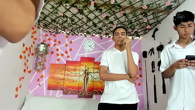 Fresahot2005 online show from 02-14-25, 07:23