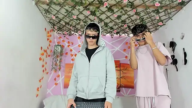 Fresahot2005 online show from 03-17-25, 07:48