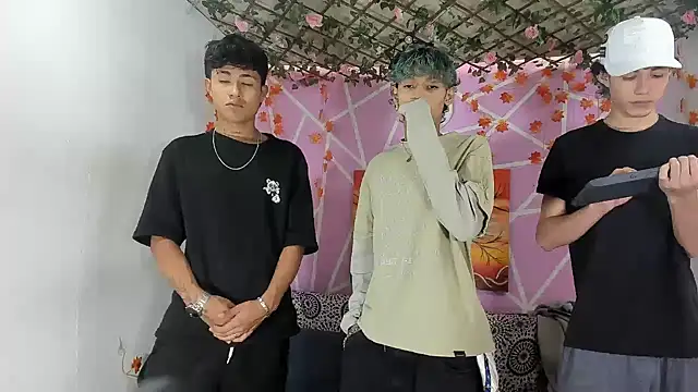 Fresahot2005 online show from 11-28-25, 08:11