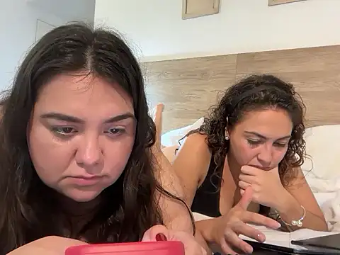 Snapshot of pili_placer chatting on 11-25-25, 01:44 pili placer online show from 11-25-25, 01:44