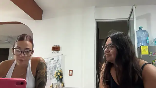 pili placer online show from 04-13-26, 02:28