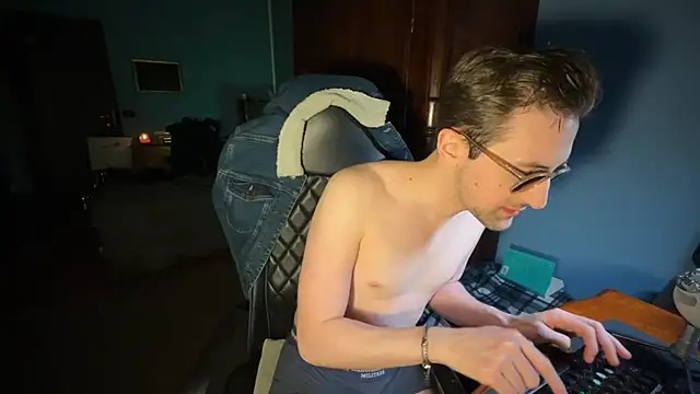 Snapshot of Stefisexy91 chatting on 02-19-25, 10:53 Stefisexy91 online show from 02-19-25, 10:53