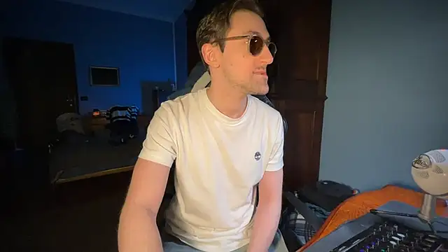 Snapshot of Stefisexy91 chatting on 02-24-25, 09:52 Stefisexy91 online show from 02-24-25, 09:52