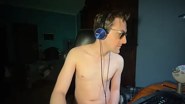 Snapshot of Stefisexy91 chatting on 03-16-25, 01:49 Stefisexy91 online show from 03-16-25, 01:49