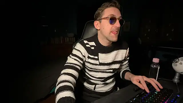 Snapshot of Stefisexy91 chatting on 09-26-25, 08:57 Stefisexy91 online show from 09-26-25, 08:57