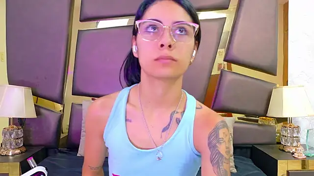 NicoleEsposito online show from 02-02-26, 12:48