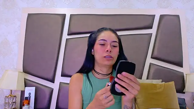 NicoleEsposito online show from 06-29-26, 01:00