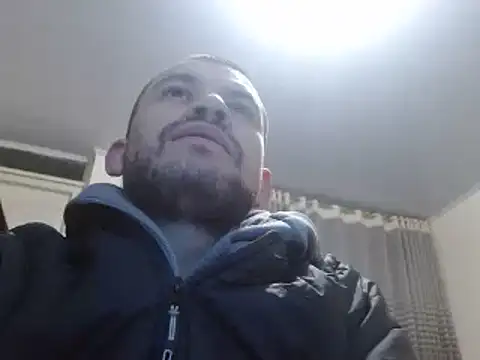 Snapshot of camiloking1720 chatting on 01-13-25, 03:56 camiloking1720 online show from 01-13-25, 03:56