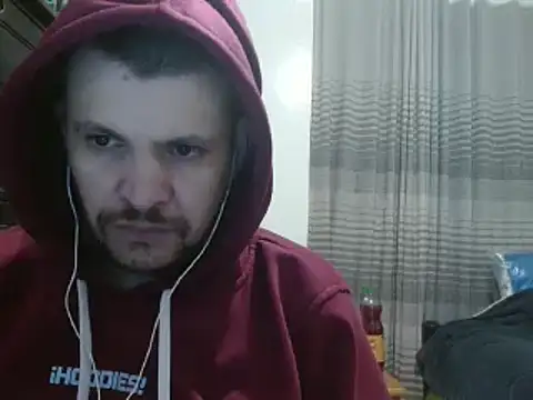 Snapshot of camiloking1720 chatting on 01-18-25, 07:26 camiloking1720 online show from 01-18-25, 07:26