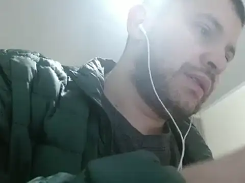 Snapshot of camiloking1720 chatting on 01-28-25, 02:31 camiloking1720 online show from 01-28-25, 02:31