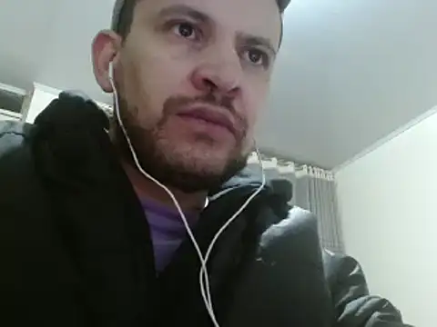 Snapshot of camiloking1720 chatting on 01-31-25, 02:48 camiloking1720 online show from 01-31-25, 02:48