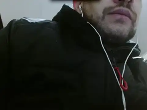 Snapshot of camiloking1720 chatting on 02-02-25, 04:05 camiloking1720 online show from 02-02-25, 04:05