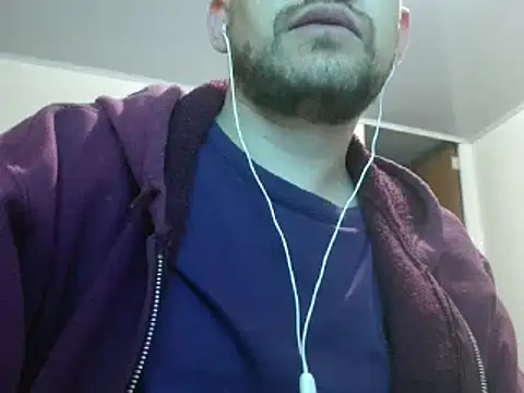 Snapshot of camiloking1720 chatting on 02-15-25, 04:25 camiloking1720 online show from 02-15-25, 04:25