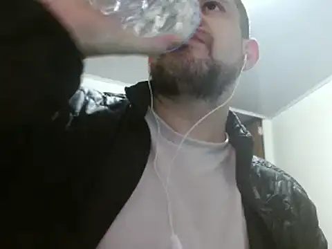 Snapshot of camiloking1720 chatting on 02-22-25, 10:31 camiloking1720 online show from 02-22-25, 10:31