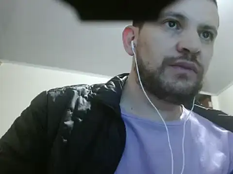 Snapshot of camiloking1720 chatting on 02-23-25, 07:28 camiloking1720 online show from 02-23-25, 07:28