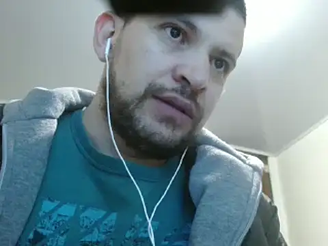 Snapshot of camiloking1720 chatting on 02-24-25, 01:02 camiloking1720 online show from 02-24-25, 01:02