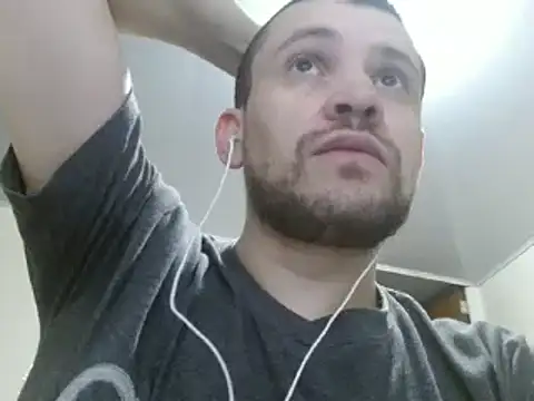 Snapshot of camiloking1720 chatting on 02-26-25, 05:50 camiloking1720 online show from 02-26-25, 05:50