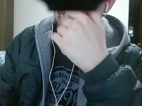 Snapshot of camiloking1720 chatting on 02-28-25, 03:48 camiloking1720 online show from 02-28-25, 03:48