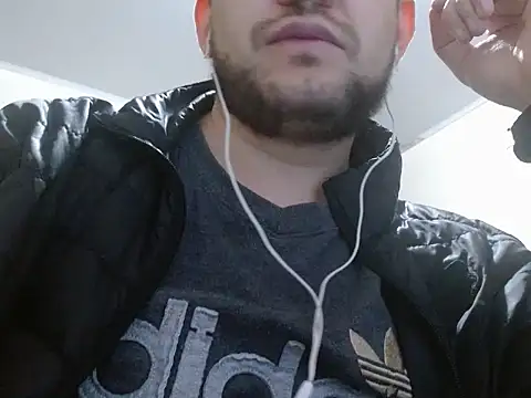 Snapshot of camiloking1720 chatting on 09-11-25, 05:46 camiloking1720 online show from 09-11-25, 05:46