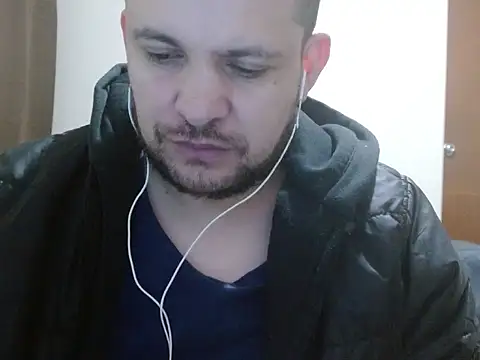 Snapshot of camiloking1720 chatting on 09-22-25, 07:49 camiloking1720 online show from 09-22-25, 07:49