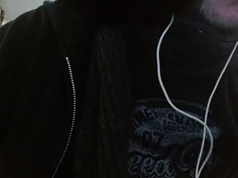 Snapshot of camiloking1720 chatting on 10-10-25, 11:26 camiloking1720 online show from 10-10-25, 11:26