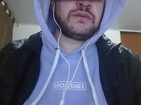 Snapshot of camiloking1720 chatting on 10-20-25, 10:05 camiloking1720 online show from 10-20-25, 10:05