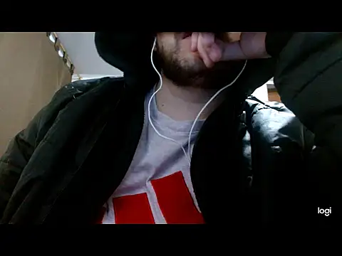 Snapshot of camiloking1720 chatting on 10-25-25, 12:29 camiloking1720 online show from 10-25-25, 12:29