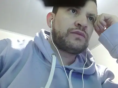 Snapshot of camiloking1720 chatting on 12-14-25, 10:36 camiloking1720 online show from 12-14-25, 10:36