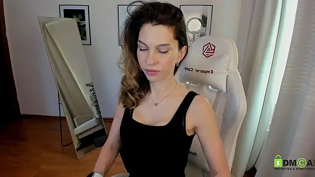 Selena Rase online show from 02-07-25, 09:47