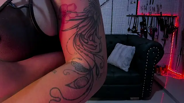 Snapshot of yey_bdsm chatting on 03-20-25, 09:13 yey bdsm online show from 03-20-25, 09:13