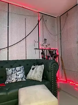 Snapshot of yey_bdsm chatting on 03-21-25, 01:02 yey bdsm online show from 03-21-25, 01:02