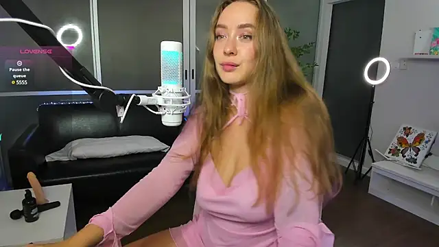 Snapshot of AngelPaull chatting on 12-14-24, 08:40 AngelPaull online show from 12-14-24, 08:40