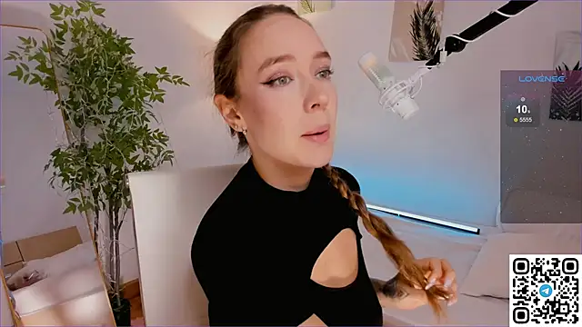 Snapshot of AngelPaull chatting on 10-27-25, 09:30 AngelPaull online show from 10-27-25, 09:30