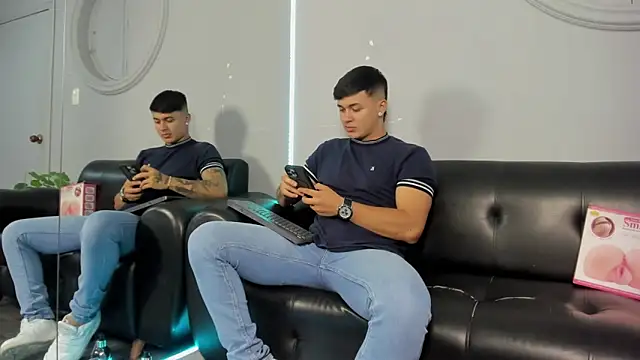 Cristopher strong online show from 01-14-25, 11:53