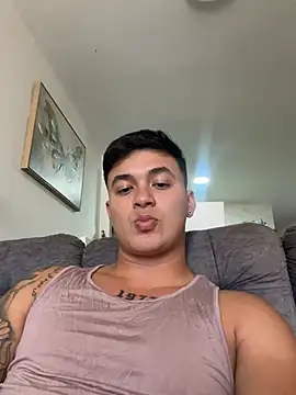 Snapshot of Cristopher_strong chatting on 05-15-26, 02:13 Cristopher strong online show from 05-15-26, 02:13