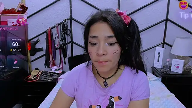 Snapshot of AlanaLuck chatting on 02-19-25, 10:09 AlanaLuck online show from 02-19-25, 10:09