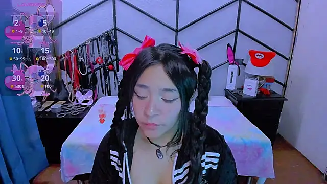 Snapshot of AlanaLuck chatting on 09-14-25, 12:43 AlanaLuck online show from 09-14-25, 12:43