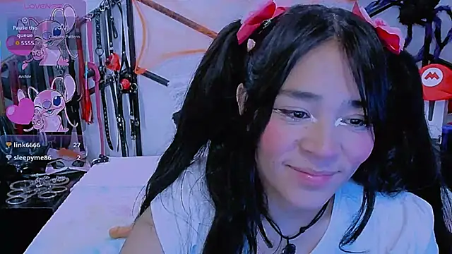 Snapshot of AlanaLuck chatting on 10-16-25, 07:15 AlanaLuck online show from 10-16-25, 07:15