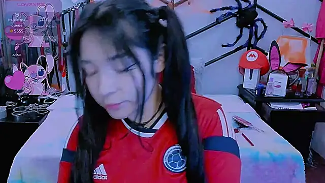 Snapshot of AlanaLuck chatting on 10-18-25, 06:41 AlanaLuck online show from 10-18-25, 06:41