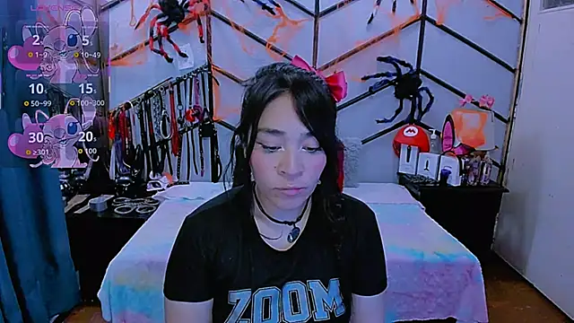 Snapshot of AlanaLuck chatting on 10-24-25, 07:43 AlanaLuck online show from 10-24-25, 07:43