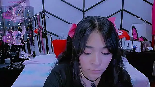 Snapshot of AlanaLuck chatting on 11-15-25, 08:05 AlanaLuck online show from 11-15-25, 08:05