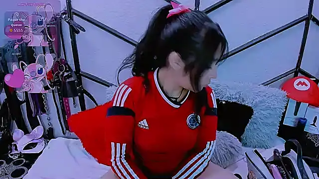 Snapshot of AlanaLuck chatting on 11-18-25, 07:40 AlanaLuck online show from 11-18-25, 07:40