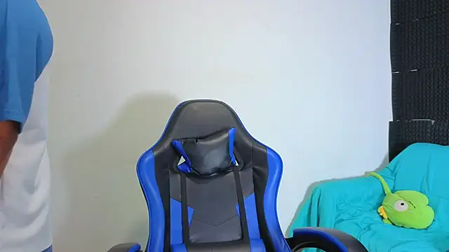 Demitryo online show from 10-24-25, 03:25