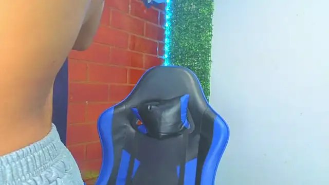 Demitryo online show from 03-08-26, 03:43