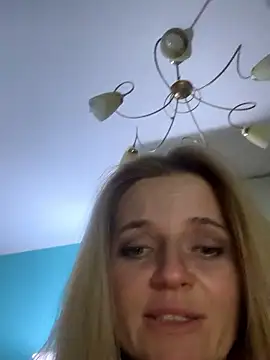 AlisonXCristal online show from 03-12-26, 08:04